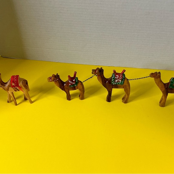 Wooden Camels - Picture 1 of 4
